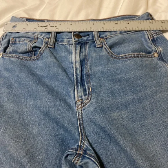 American Eagle Mom Jean Sz 2 Long worn, ripped, distressed cool jeans, light - Picture 7 of 13